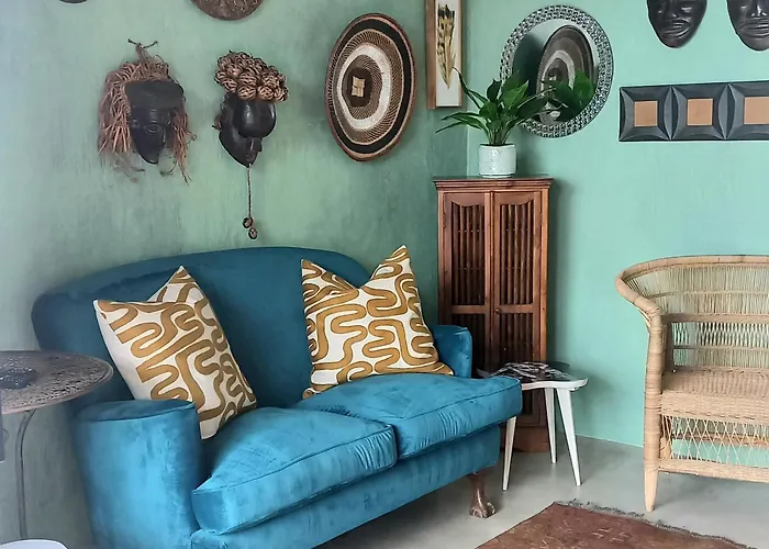 Coral Tree Cottage At Villa Roc Guesthouse, Salt Rock Ballito, Solar Power