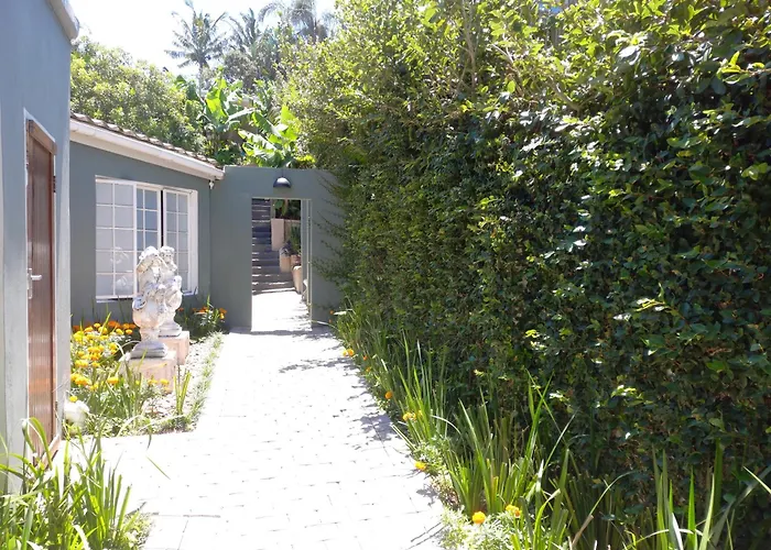 Coral Tree Cottage At Villa Roc Guesthouse, Salt Rock Ballito, Solar Power