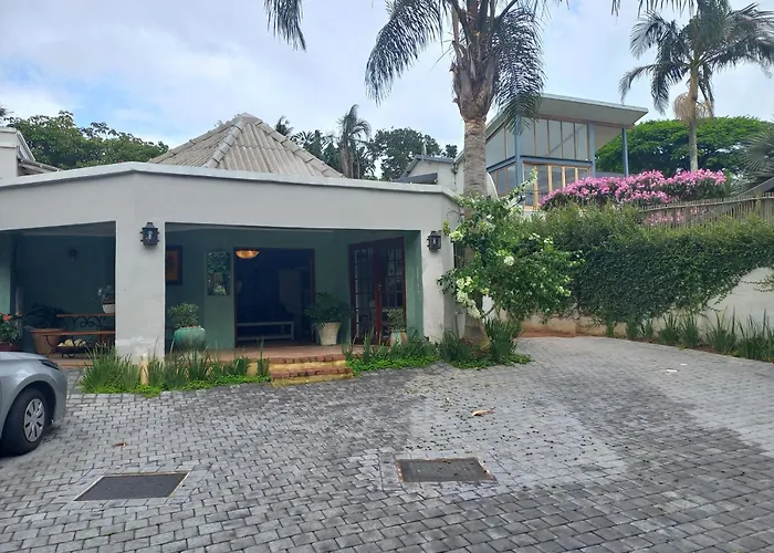 Coral Tree Cottage At Villa Roc Guesthouse, Salt Rock Ballito, Solar Power